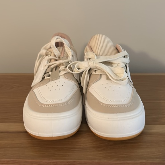 NWOT Womens White and Brown Casual Sneakers  - Bundle and Save! - Picture 3 of 4